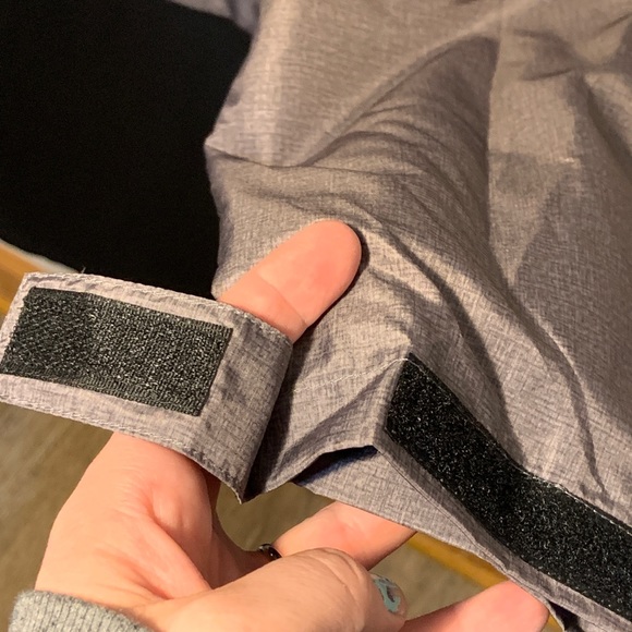 SOLD ! PGA Pro Series XL Water resistant Pull-over - Picture 6 of 8